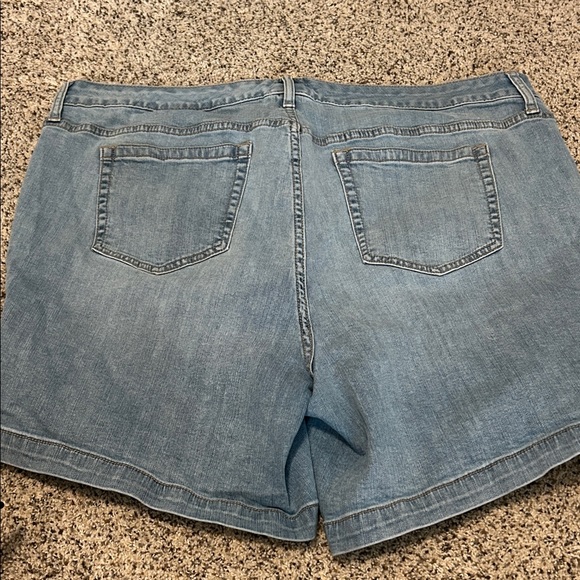 Bundle size 22 Women’s shorts Lane Bryant Torrid - Picture 4 of 7